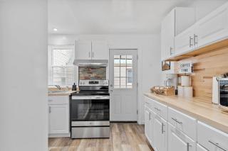 Entire unit with Backyard - 4