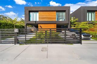 Wynwood/Design District TH w/heated Pool - 9