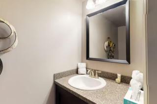 3BR in Park Ave Condo Walk to Main St and Ski Lift - 1