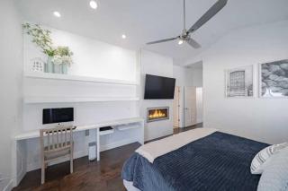 Luxury Family Retreat with Hot Tub and Games - 7