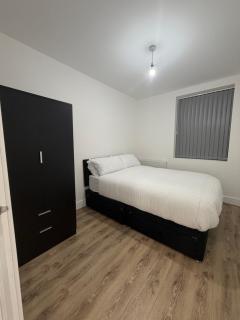 Serene 2- BDR Apartment , Free parking, Sleeps 6 - 6