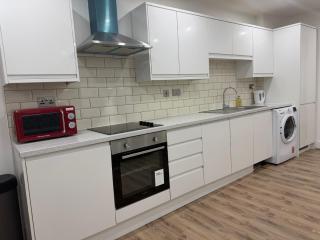 Serene 2- BDR Apartment , Free parking, Sleeps 6 - 1