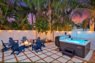 Suncoast Getaway-10 min to beach- Pool-Putt Putt-Games-Beach Kit-Family Friendly - 1