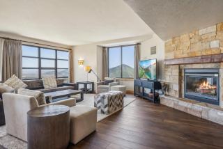 Ski-In Ski-Out Grand Summit Hotel Penthouse - 0