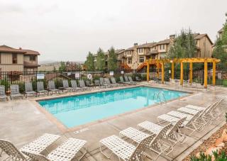 4 Bedroom 3 Bathroom and Hot Tub Minutes from Slopes - 5