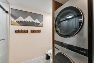 Ski-In/Out Mountain Bunker: Luxury Studio Sleeps 6 - 5