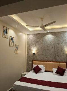 Shivaksh stay hub pink palace - Prayagraj - 8