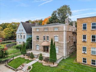Stylish Retreat 2BR Near Frick Park, Dining - 8