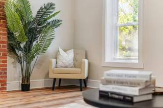 Modern Apt w/ Netflix Near Downtown & UPMC - 2