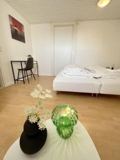 Cozy Bright Double Room 8 Free Parking - 6