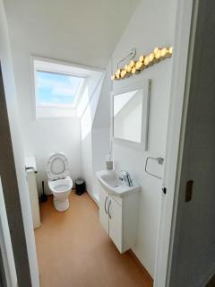 Cozy Bright Double Room 8 Free Parking - 1