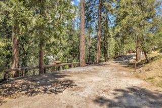 Rustic Elegance - A Woodland Escape - 7