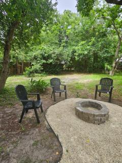 Beachside Walk & Casino Retreat - Breakfast - Hot Tub - Game Room - 8