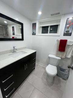 2 Bedroom Apartment Everything Included - 8