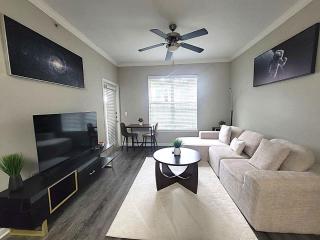Magnolia 1BR Retreat Perfect for Work & Getaways - 4