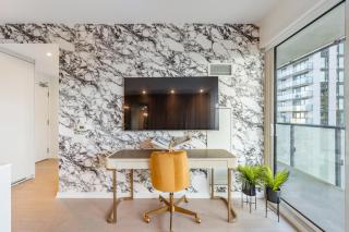The Regent Suites - Downtown Toronto - Across TIFF Bell Lightbox - 9