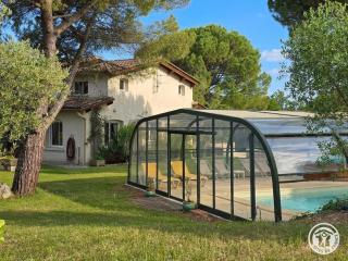 Maison avec piscine, animaux admis - 12 pers. - FR-1-616-585 - 0