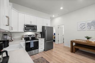Luxury Retreat on Oleander - Unit J - 5