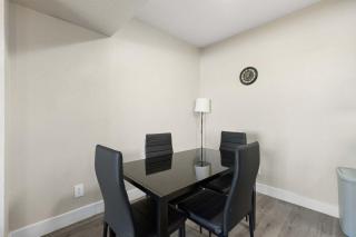2BR Modern Baseline Stay Sleeps 4 Near Downtown - 4