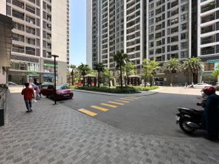 Comfortable Skyline Apartment in Vinhomes Green Bay Near Landmark72 Hanoi - 1