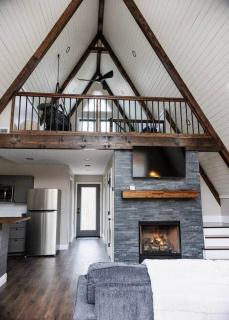 The Shady Roost Cozy Cabin with Hot Tub and Fire Pit - 9
