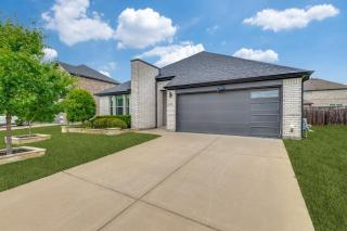 Modern Luxury Home Near Dallas - Open Concept - 0