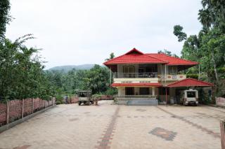 Peak Homestay - 1