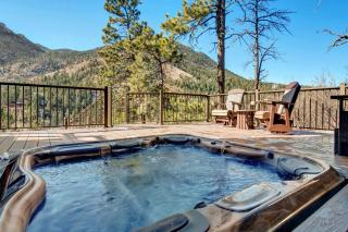 Scenic 4BR Cabin with Hot Tub Sauna Sleeps 10 - 0