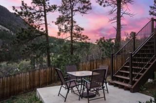 Scenic 4BR Cabin with Hot Tub Sauna Sleeps 10 - 8