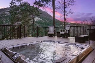 Scenic 4BR Cabin with Hot Tub Sauna Sleeps 10 - 5