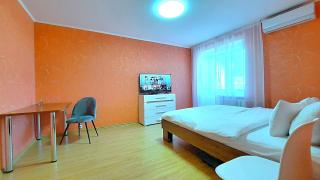 Червоне і біле Мережа квартир Alex Apartments Документи для відряджень Безконтактне заселення 24-7 Електрика та Світло, Опалення є завжди, встановлена зарядна станція ЕкоФлоу - 5