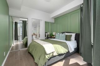 Large 2BR on Bay Street 4 Beds with Balcony - 7