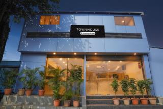 Townhouse LBS Road BKC Formerly Royal Palace - 2