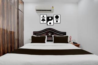 Townhouse Sector 46 Huda Market - 1