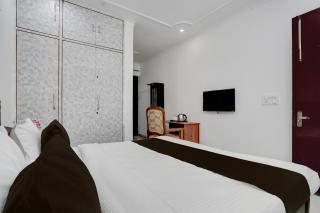 Townhouse Sector 46 Huda Market - 4