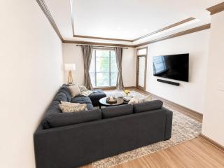 Cozy stay with gym & pool access Relax here! - 5