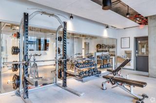 Boulevard Stays Highrise STU Sky Pool Parking Gym 43 - 5