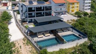 Villa Twins - 5