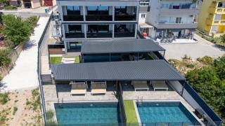 Villa Twins - 7