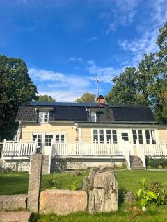 Lakeside house - 8