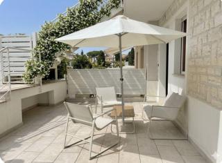 White Flat - 1