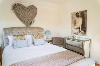 Home in Abergavenny - 2