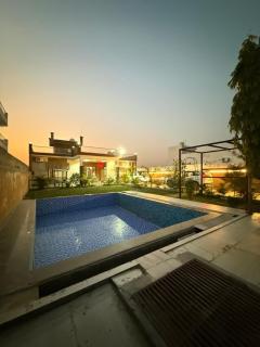 The Jungle Retreats - 3