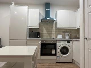 Stylish 1-BDR Apartment- Sleeps 4, Free parking - 7