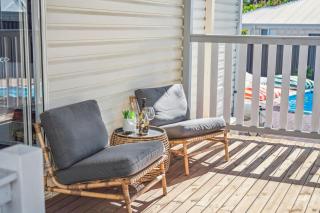 Bedford Pool Oasis & Guesthouse - 8