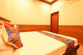 FabHotel Shri Bhagat Ji Seva Dham- 250m from prem mandir - 4