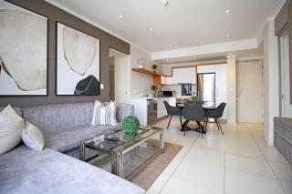 Exquisite 2 bed apart in sandton - 3