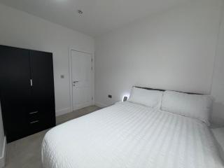 Luxury 2-BDR Penthouse - Free parking, Sleeps 6 - 4
