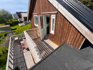 Quiet home near nature and the center of Leknes - 3