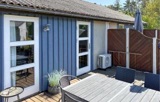 Lovely Apartment In Nexø With Sauna - 9